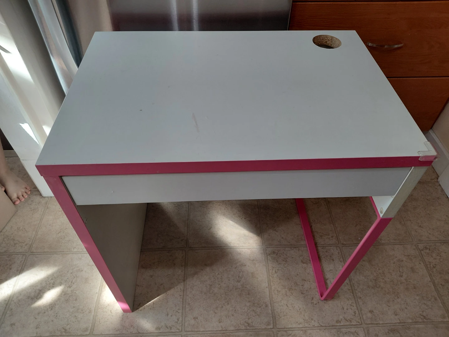 Kid's Desk with Drawer
