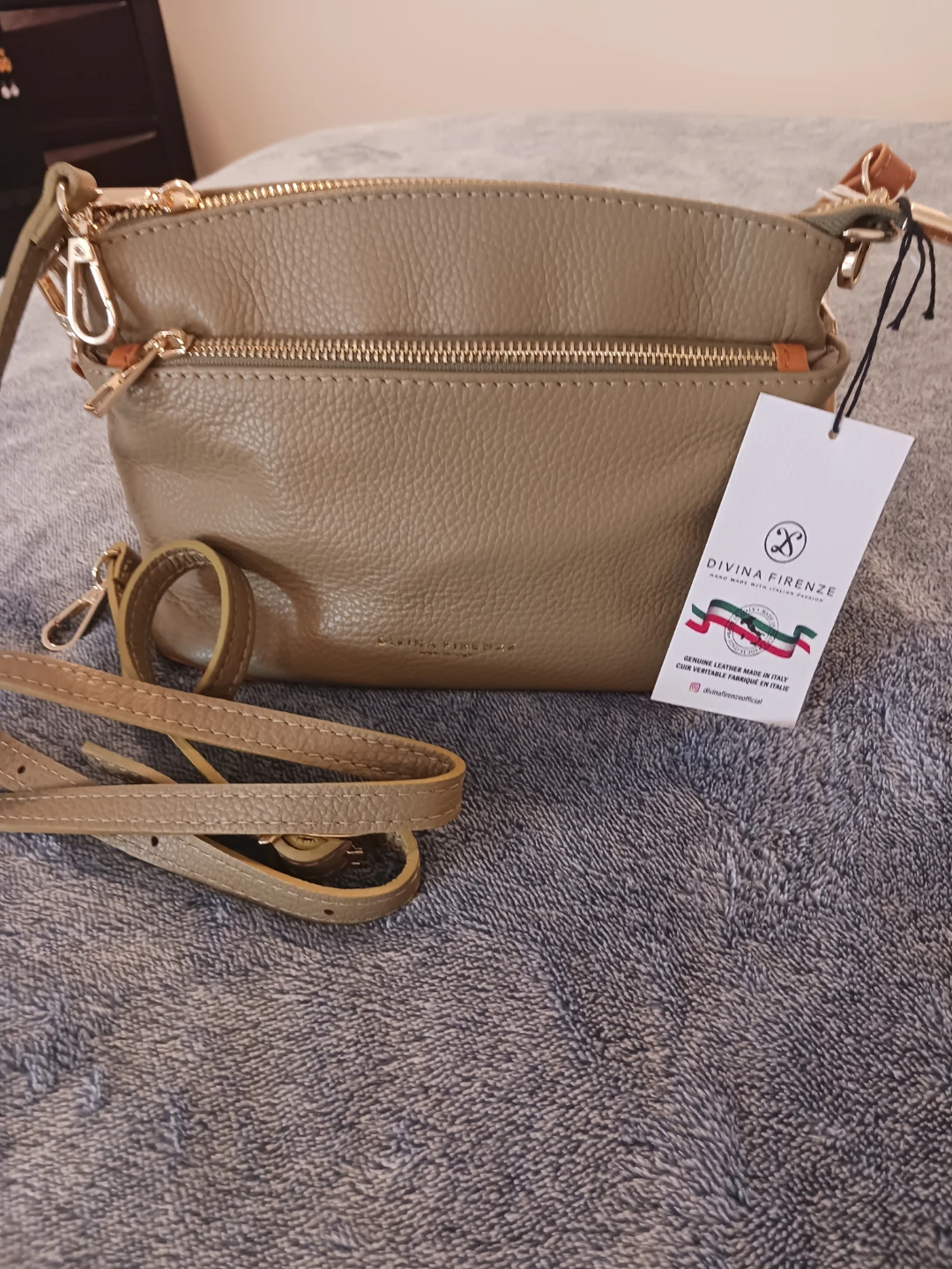 DIVINA FIRENZE Genuine Leather Crossbody Bag