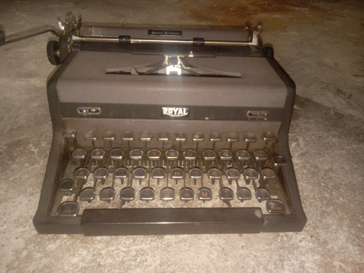 Vintage ROYAL typewriter