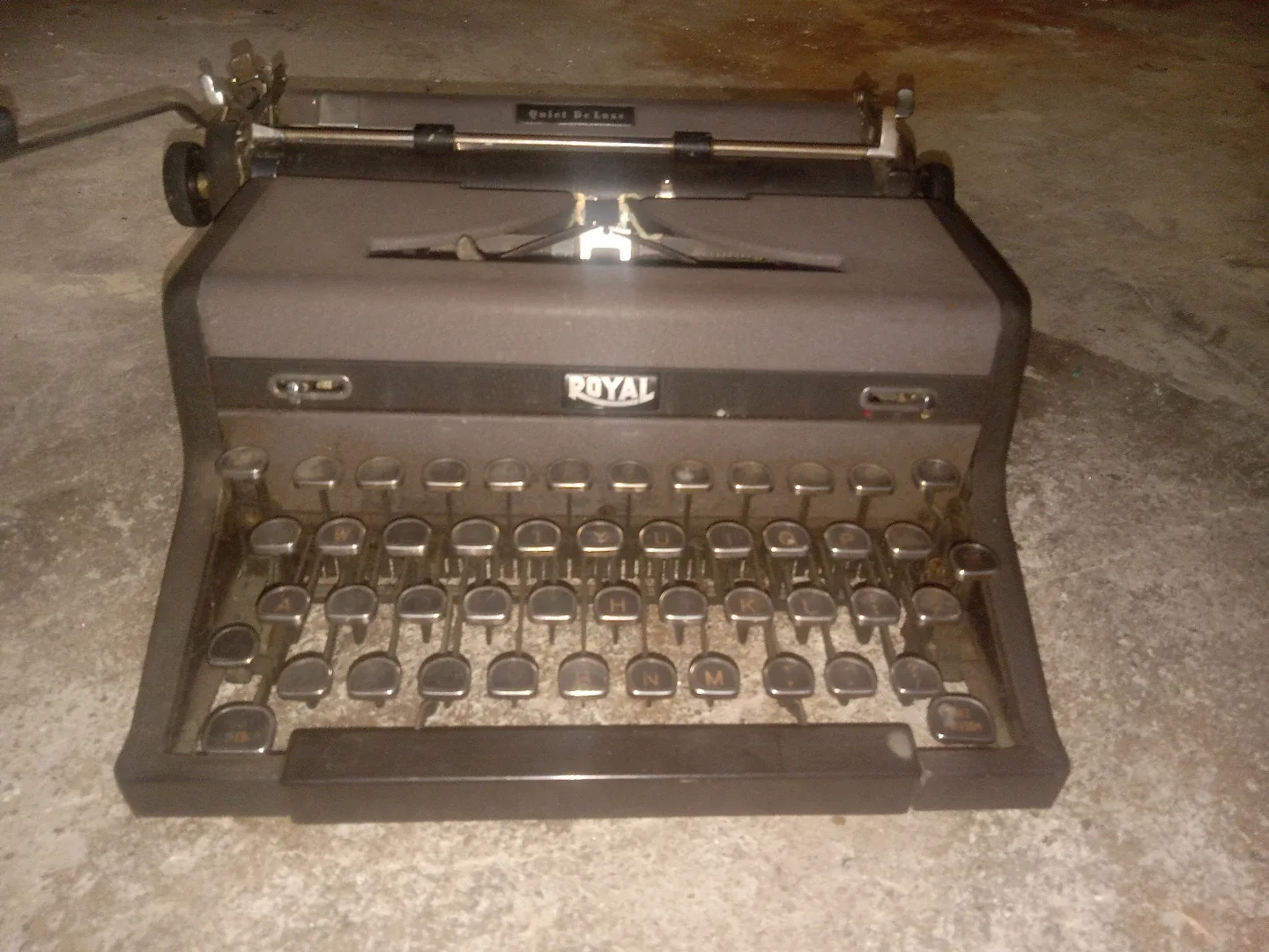 Vintage ROYAL typewriter