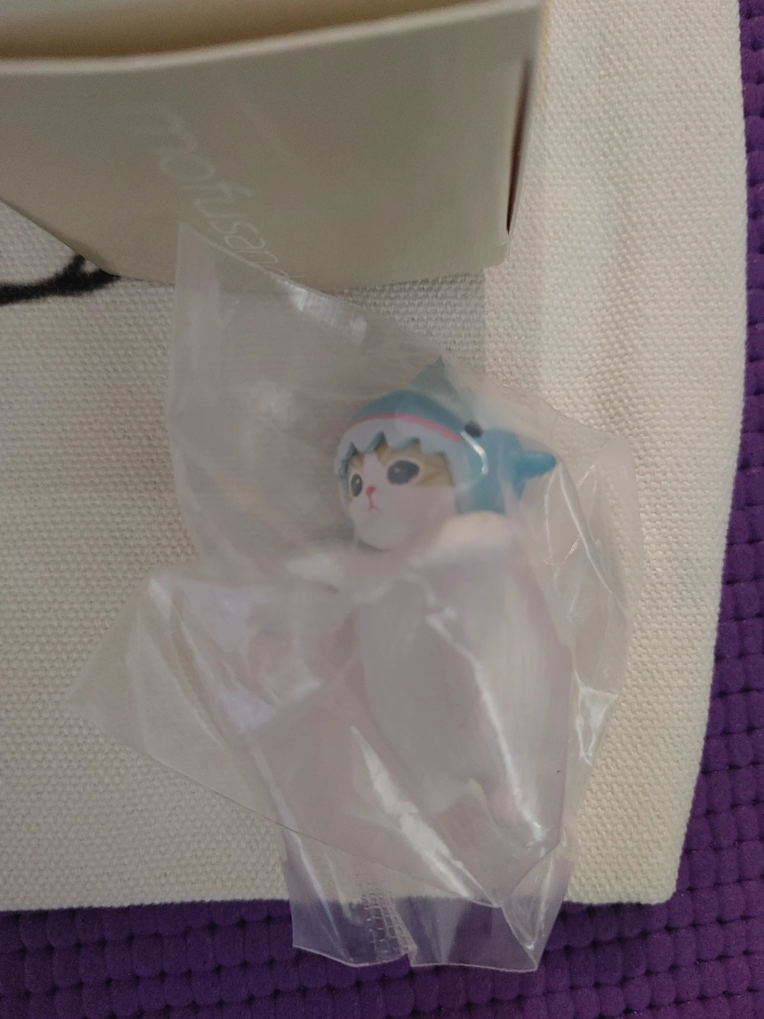 Mofusand -  Tote and Hippers w/ Shark Hat - photo 5