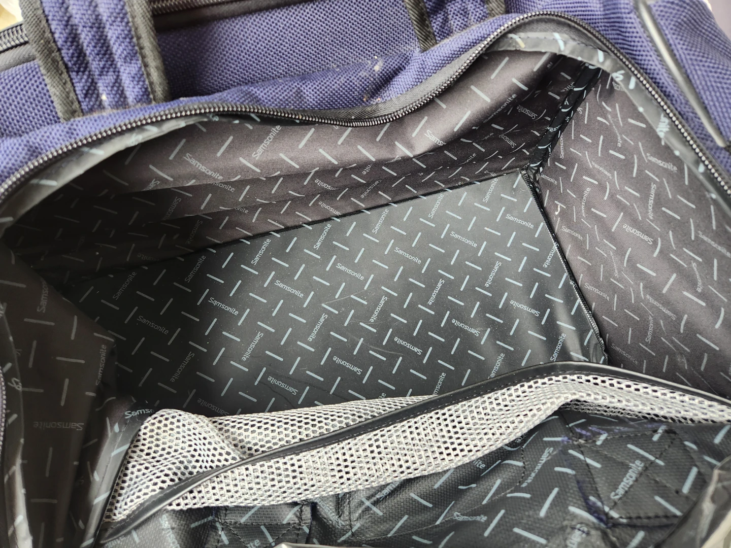Samsonite Blue Travel Bag with Beaches Resorts Logo - photo 4