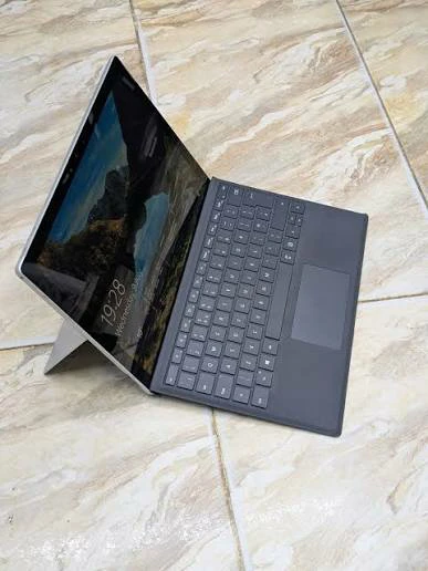 Microsoft Surface Pro 7+  - i7 - 16 - 1 TB SSD