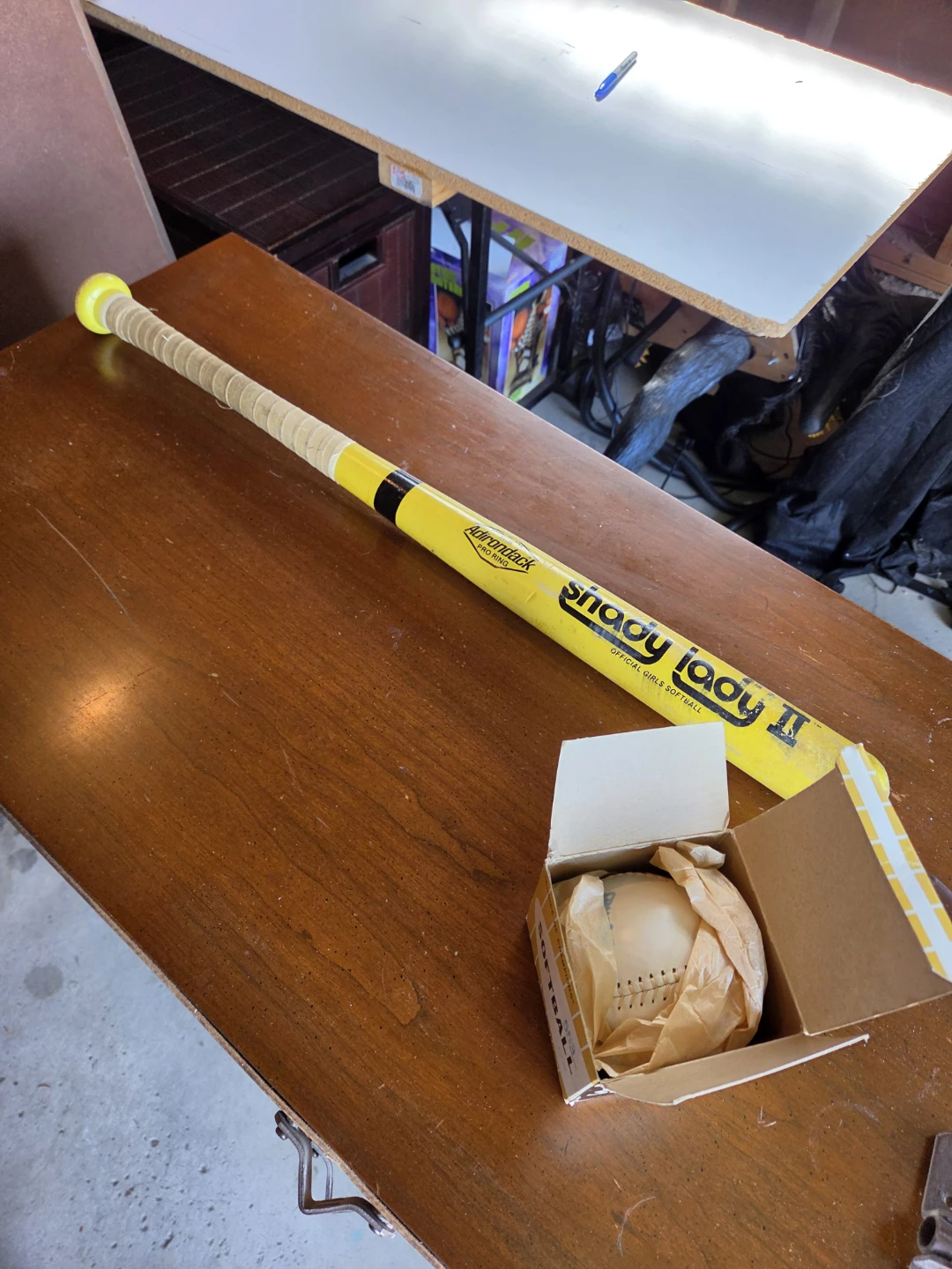 Adirondack Shady Lady II Softball Bat and Top Flite Ball - photo 4