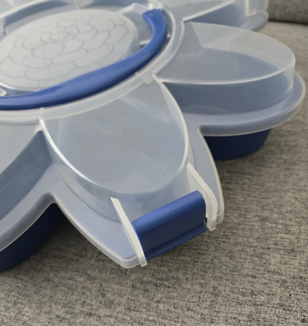 Fruit/Snack flower container with lid and handle - photo 2