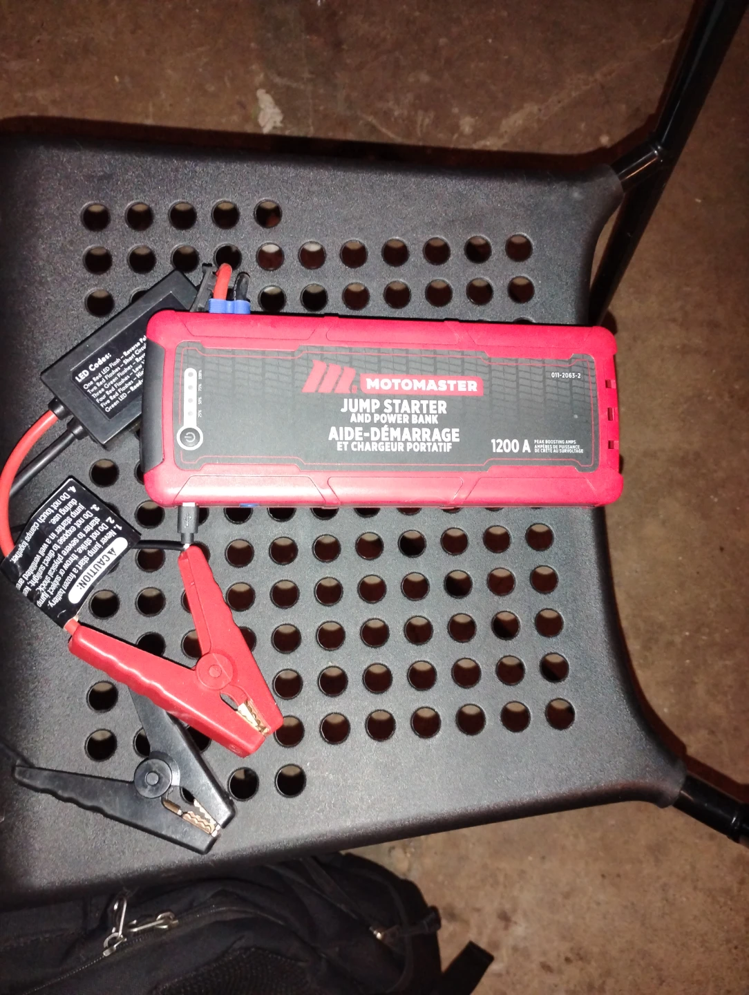 Motomaster Jump Starter and Power Bank 1200A