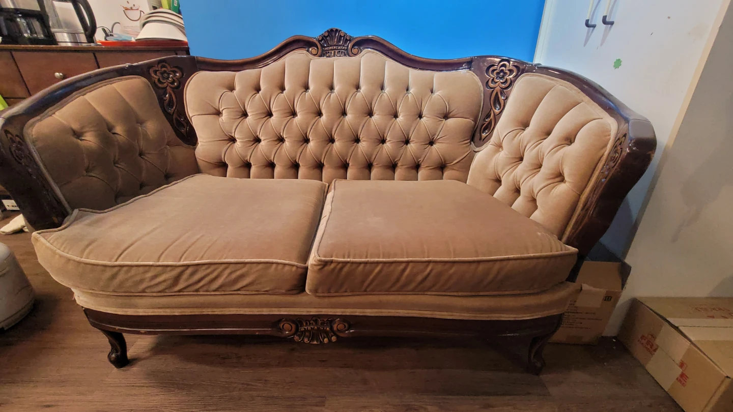 Tufted Velvet Loveseat - photo 2
