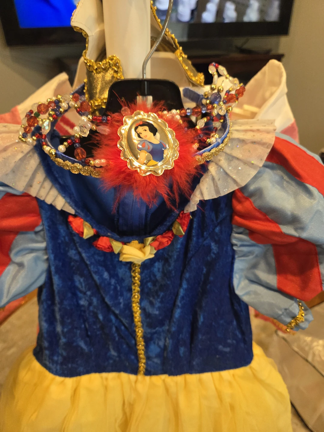 Snow White Costume Dress with Crown - photo 2
