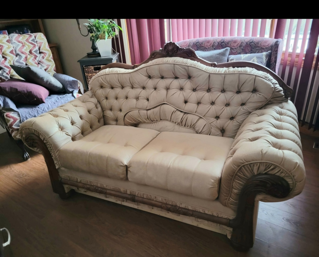 3 piece Tufted Loveseat Sofa & Chair (open to Reasonable offers)