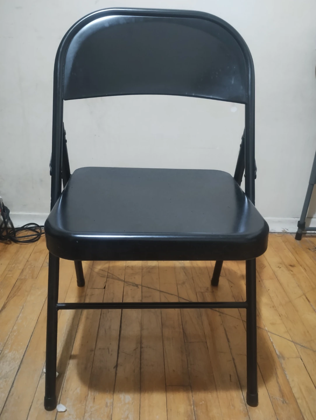 Black Folding Chair – Clean & Good Condition - photo 2