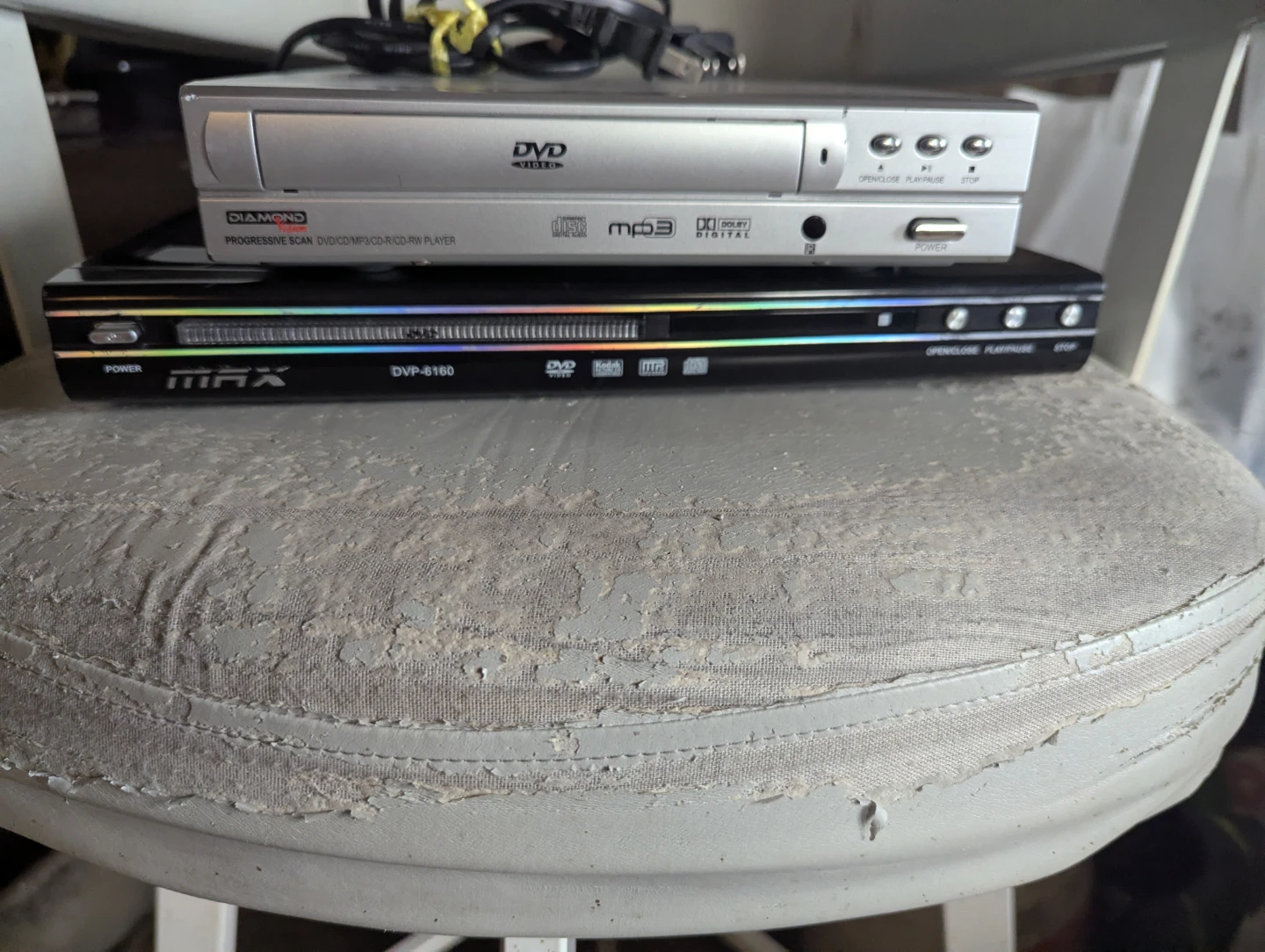 Two working DVD players not Blu-ray