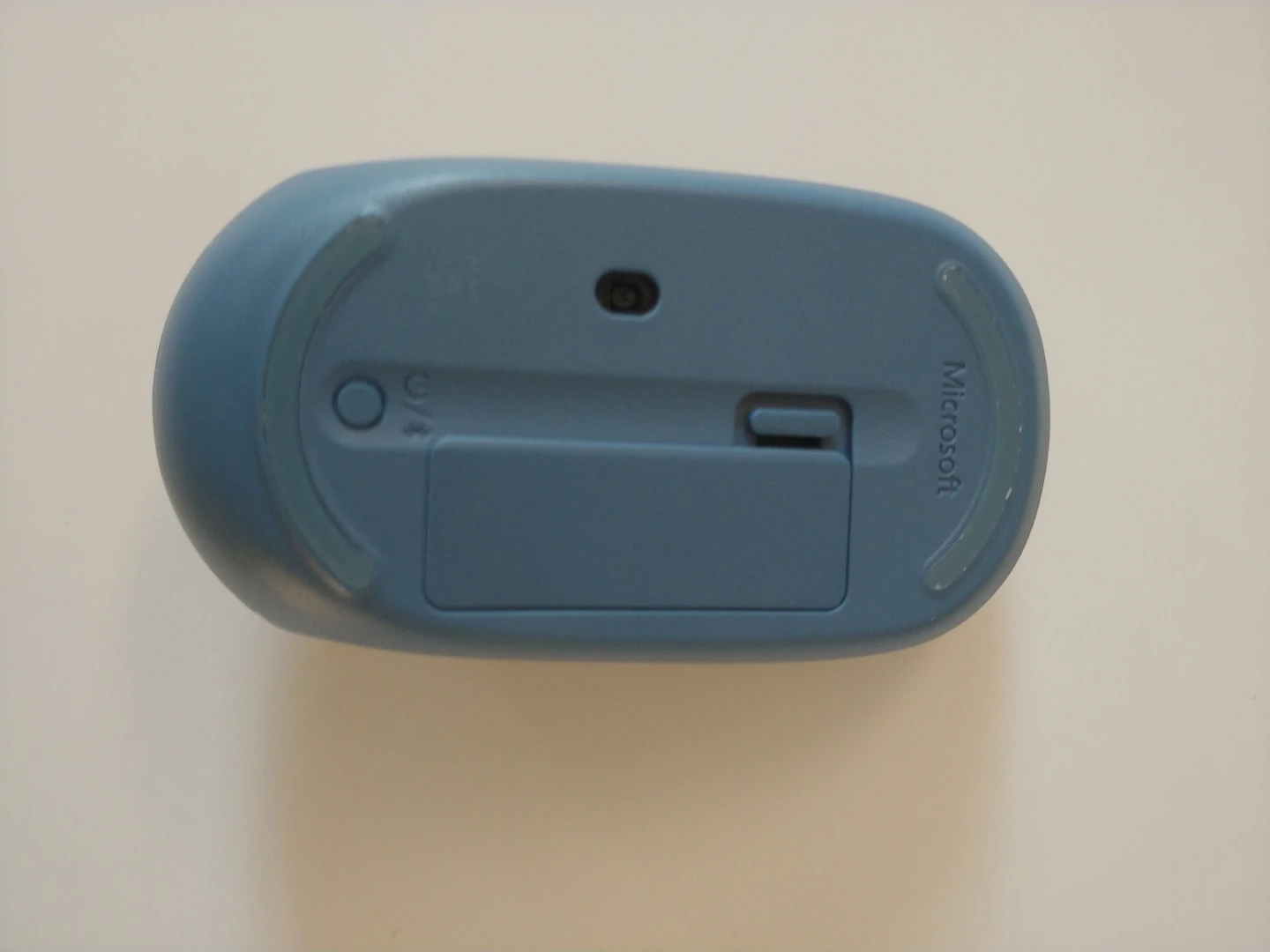 Blue Microsoft Bluetooth mouse - photo 3