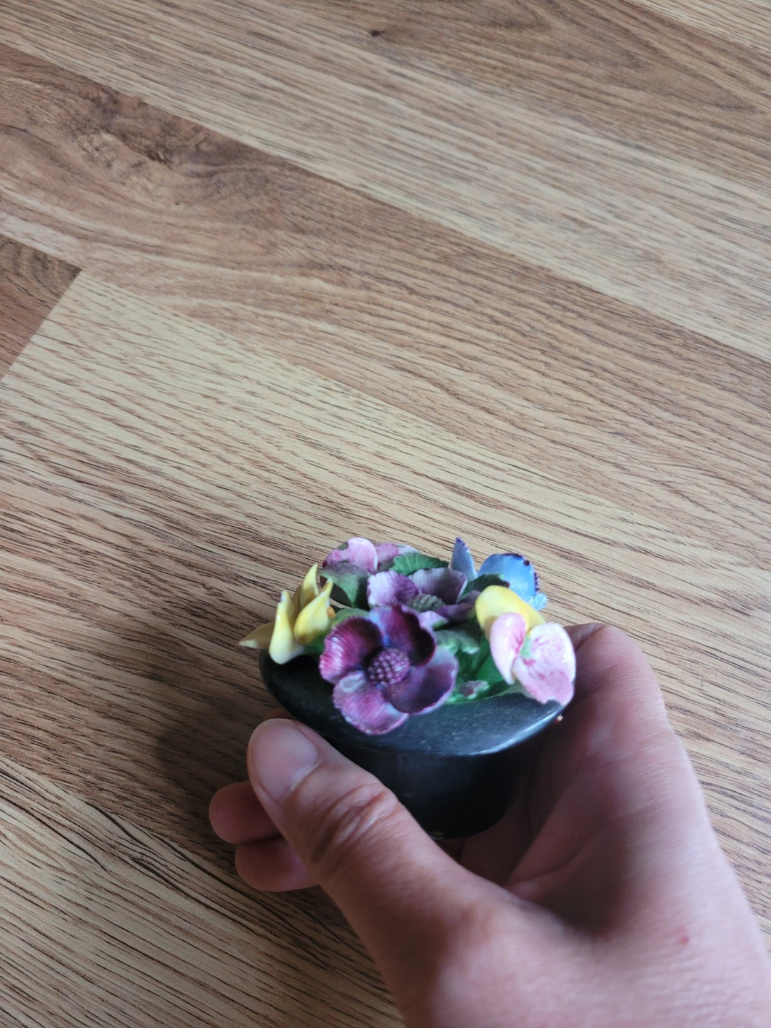 Denton China Figurine - Small Flower Arrangement - photo 3