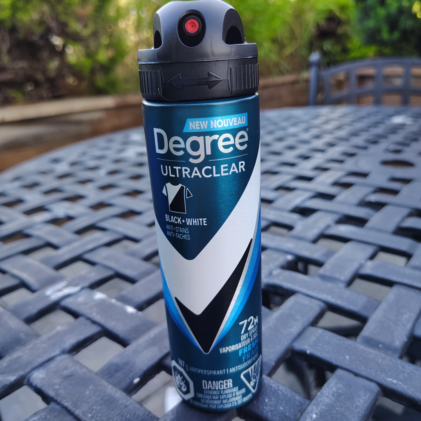 Degree Ultraclear Black + White Dry Spray Antiperspirant
