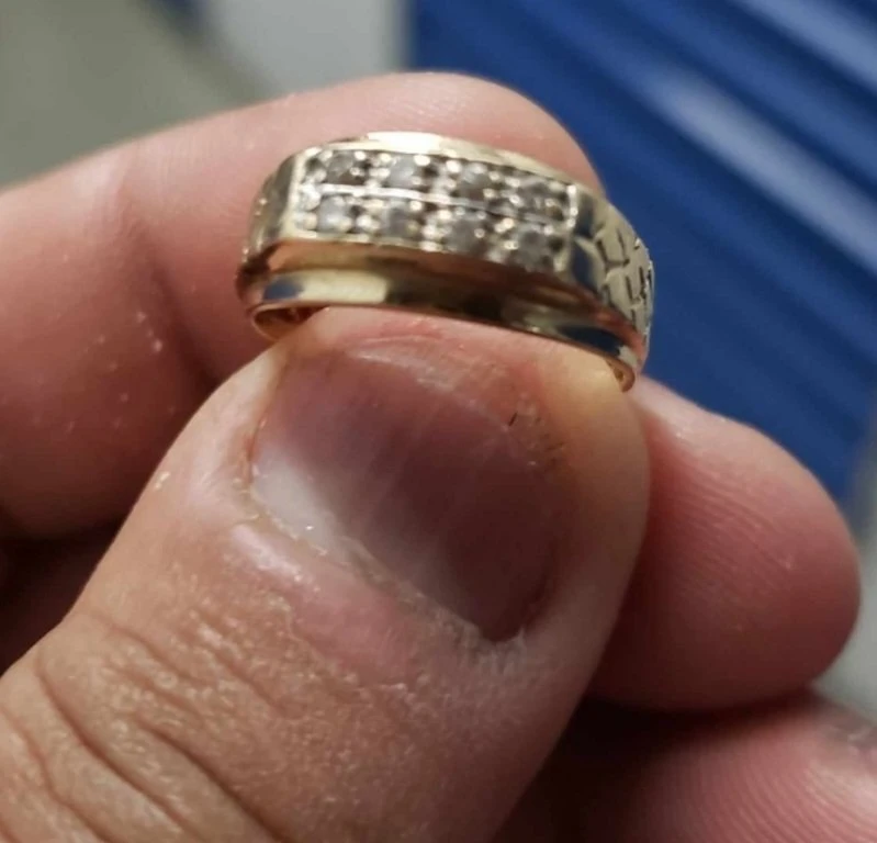 Gold Ring with Diamonds