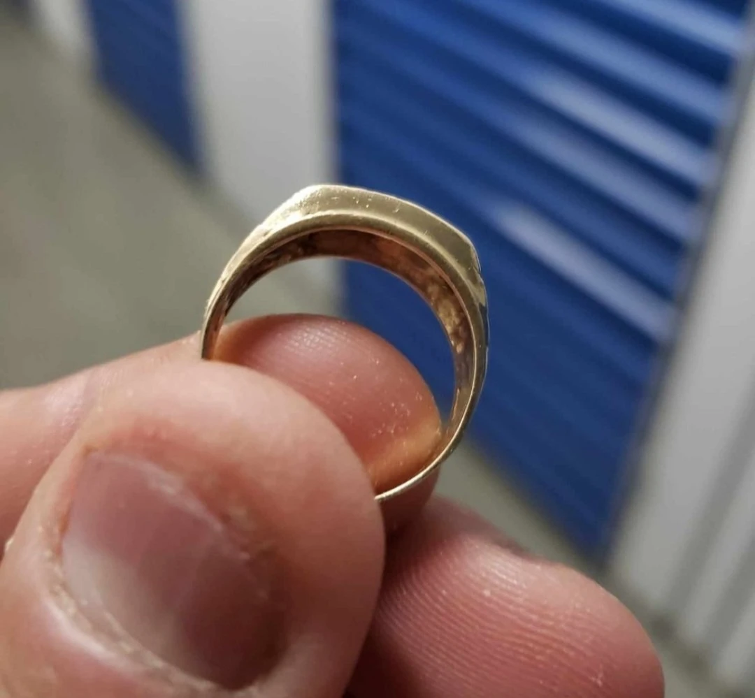 Gold Ring with Diamonds - photo 3