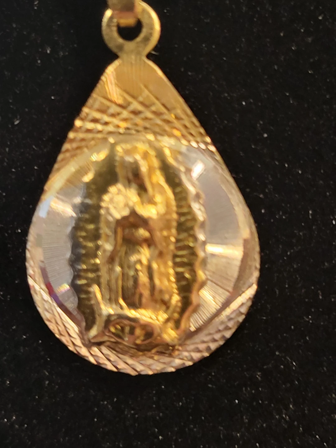 Gold Tone Virgin Mary Pendant Necklace - photo 2