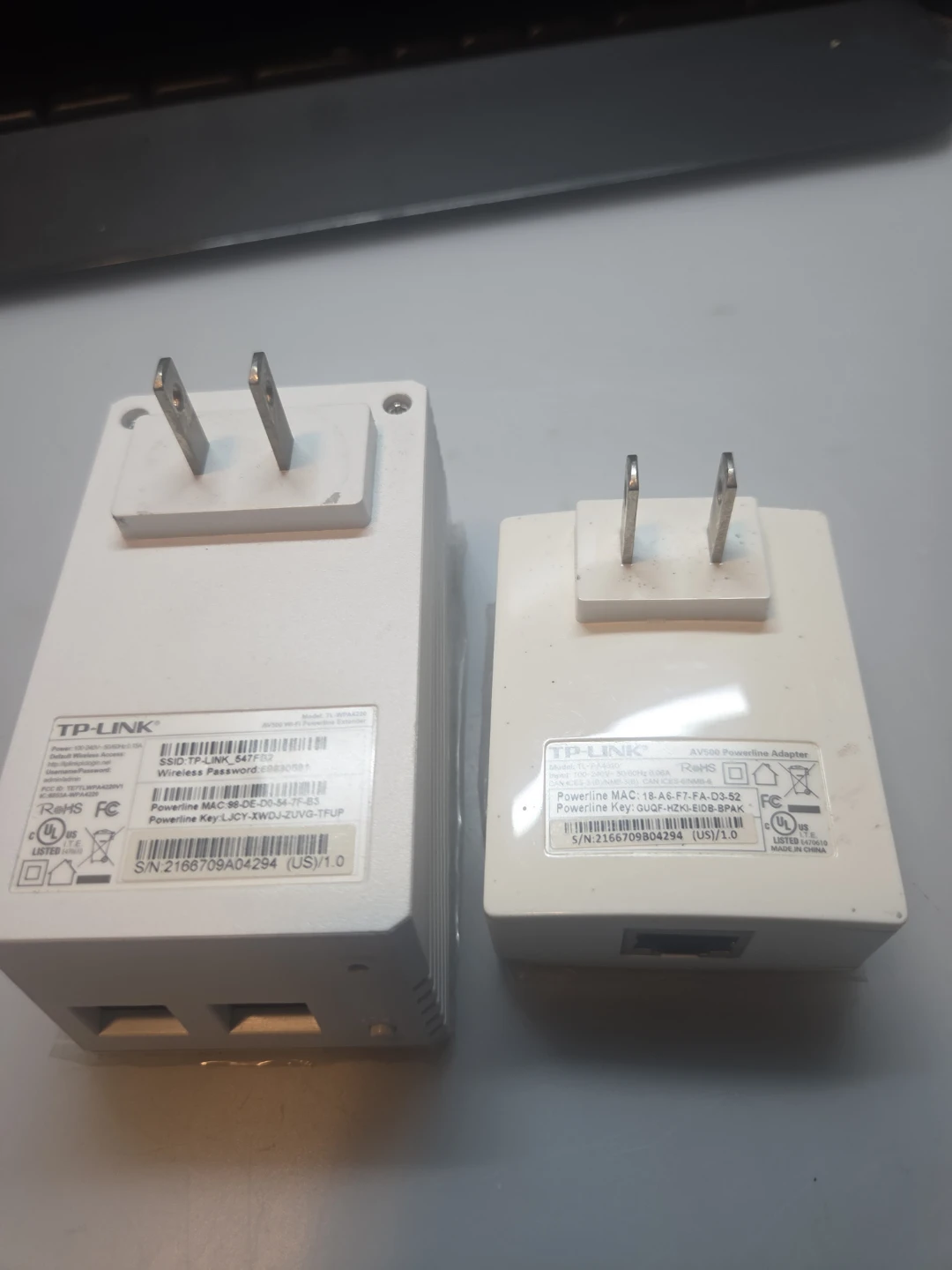 TP-Link AV500 WiFi Extender and Powerline Adapter Bundle - photo 3