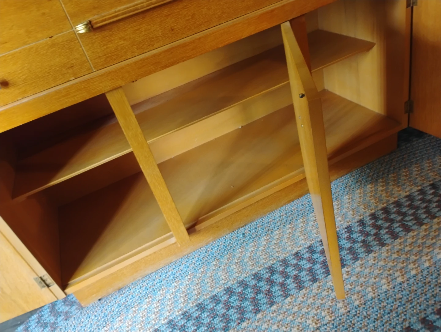 Hutch (pickup only) - photo 3