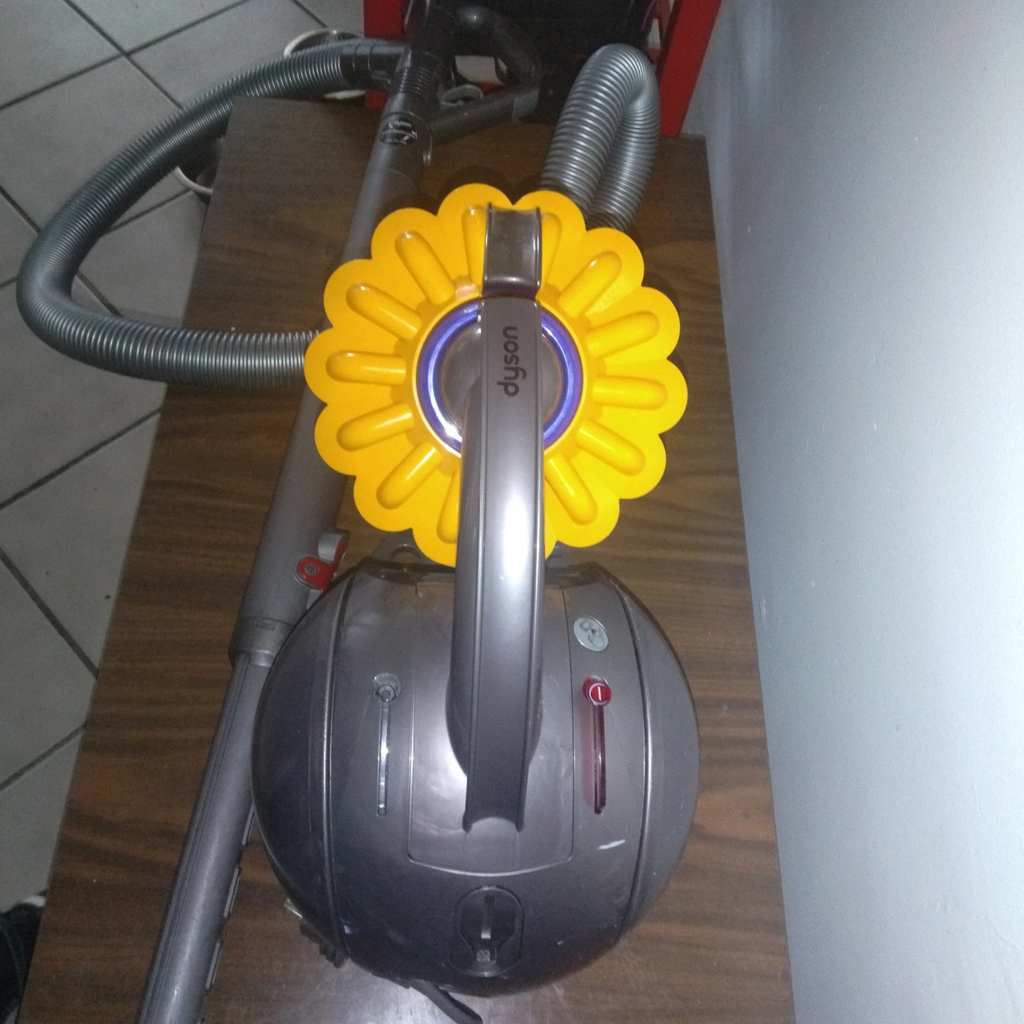 Dyson Vacum cleaner exelent