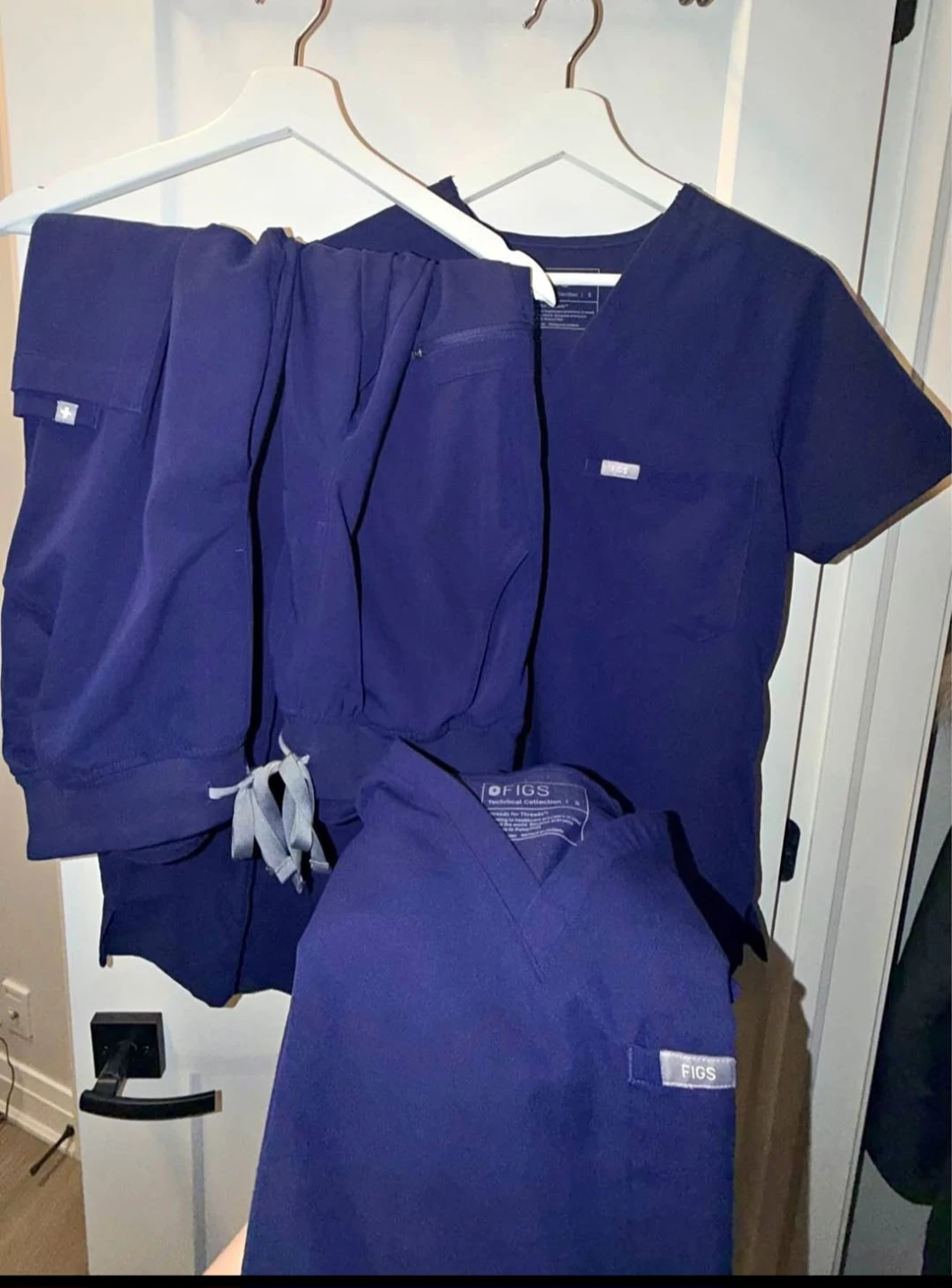 Medical scrubs - photo 4