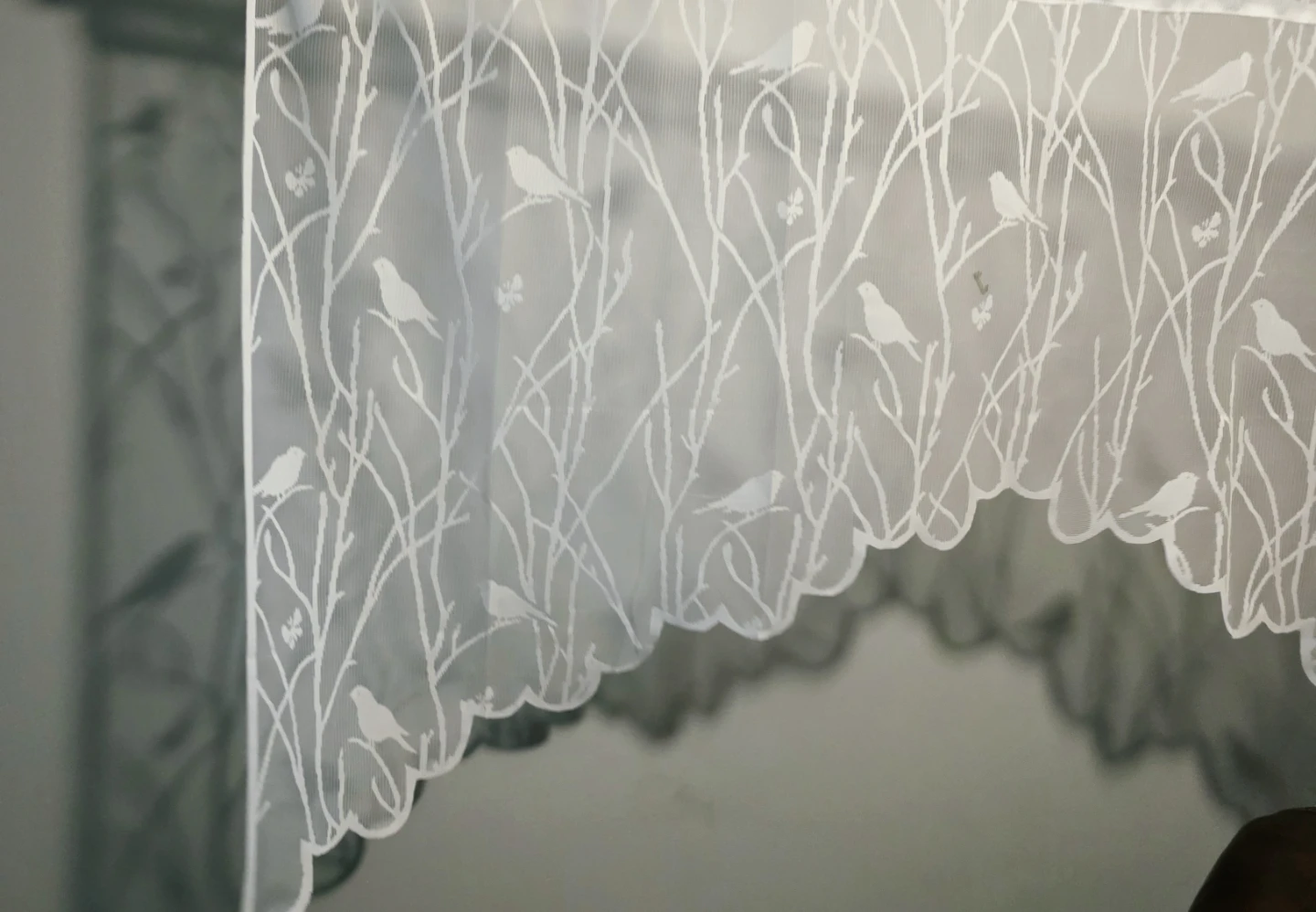 White Lace Valance with Birds and Branches Design - photo 3