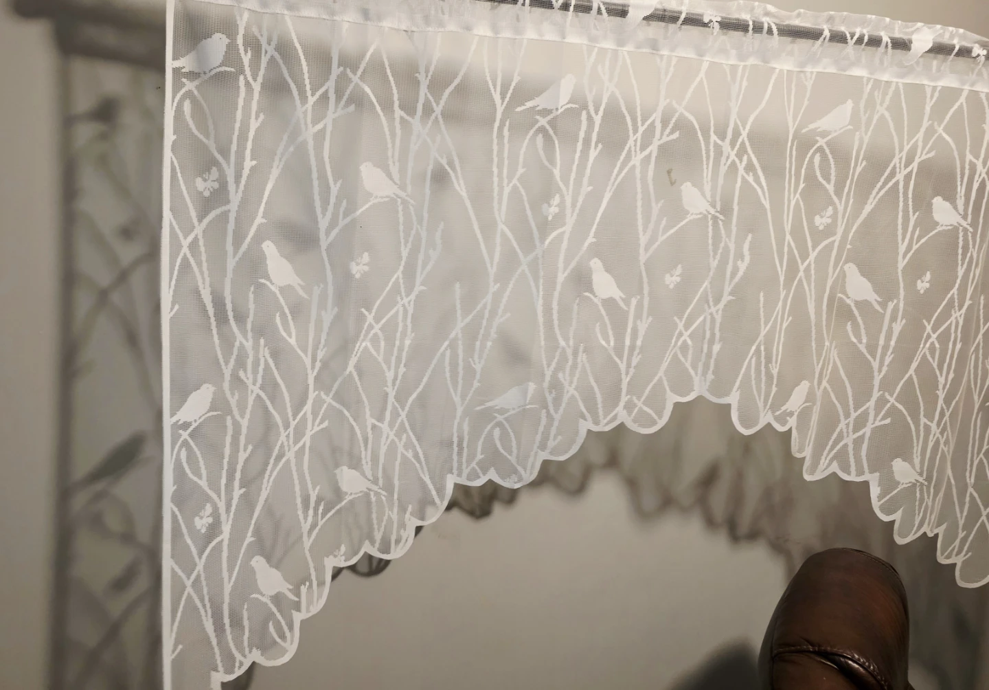 White Lace Valance with Birds and Branches Design - photo 4