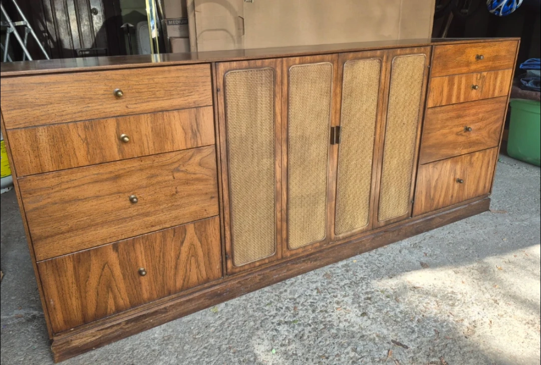Mid Century Modern Kaufman of Collingwood Walnut Credenza - photo 2