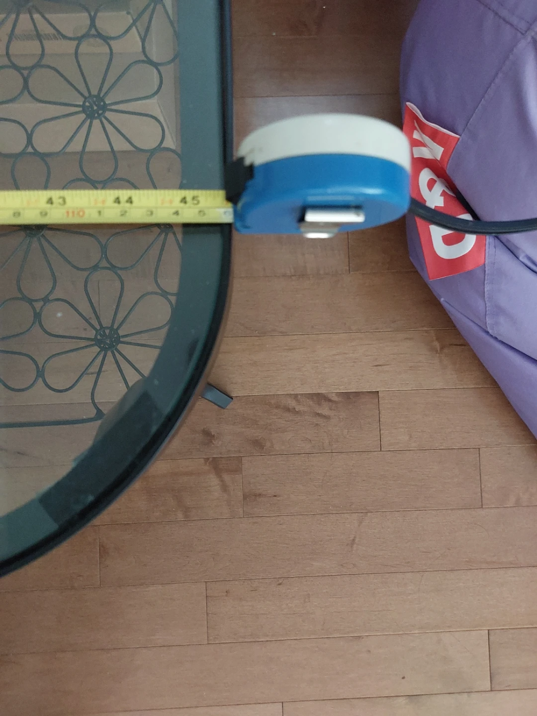 Glass top coffee table with metal base - photo 3