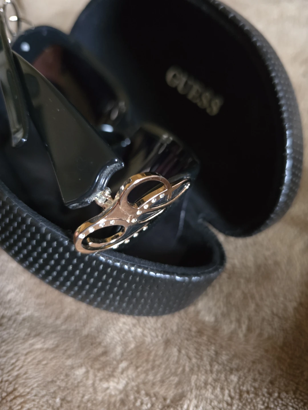 GUESS Sunglasses with Case - photo 2