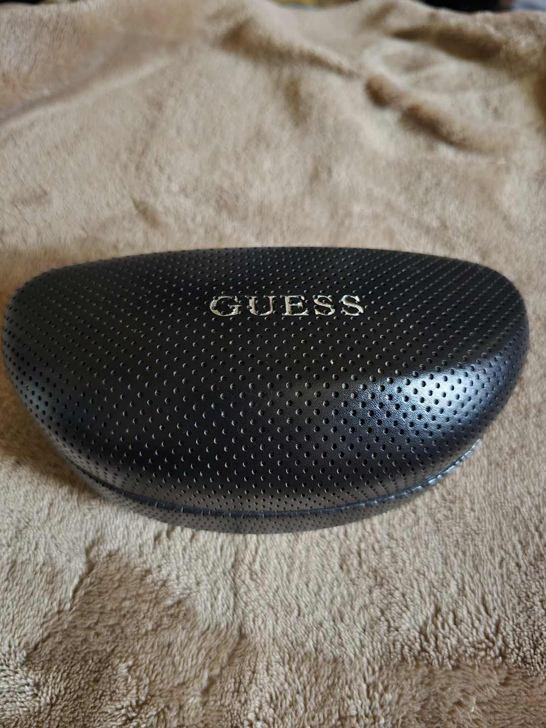 GUESS Sunglasses with Case - photo 3