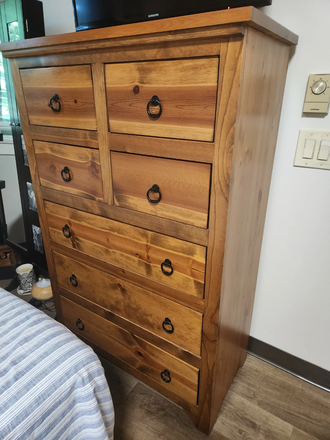 Solid Pine 7 drawer dresser - photo 3