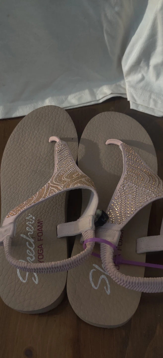 Skechers Yoga Foam Sandals size 9