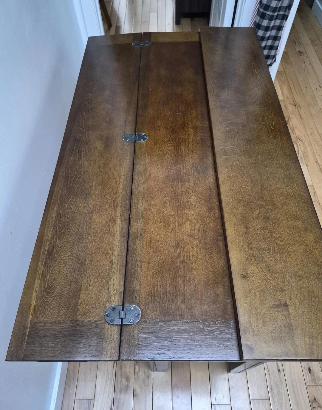 Walnut Kitchen Table with Expandable Leaflets - photo 5
