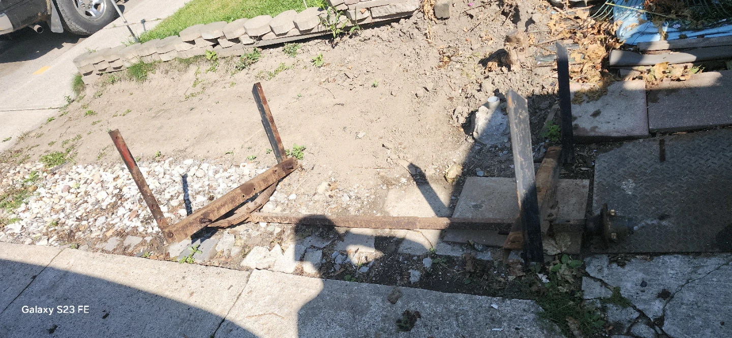 working condition Metal Trailer Frame with Axle hub leaf springs - photo 2
