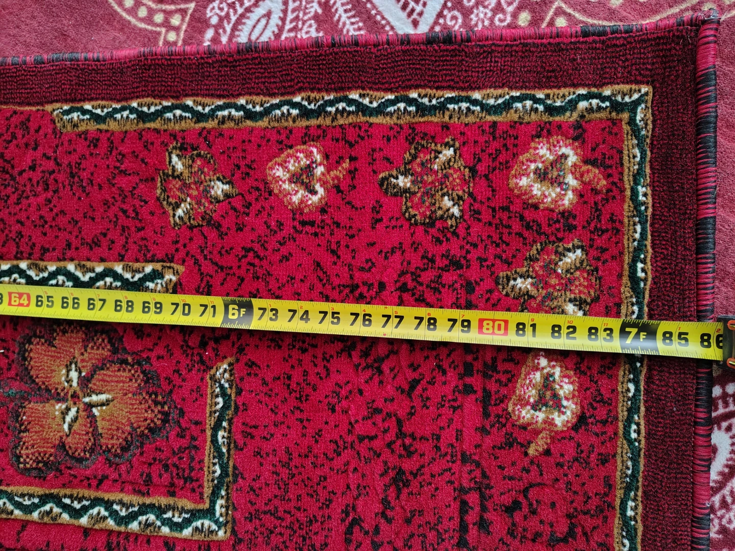 Beautiful Red Runner Rug with Floral Pattern. Like New. - photo 5