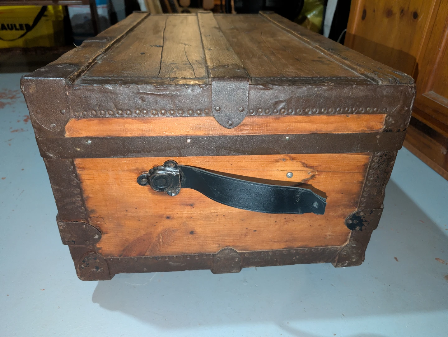 Antique Steamer Trunk - photo 5