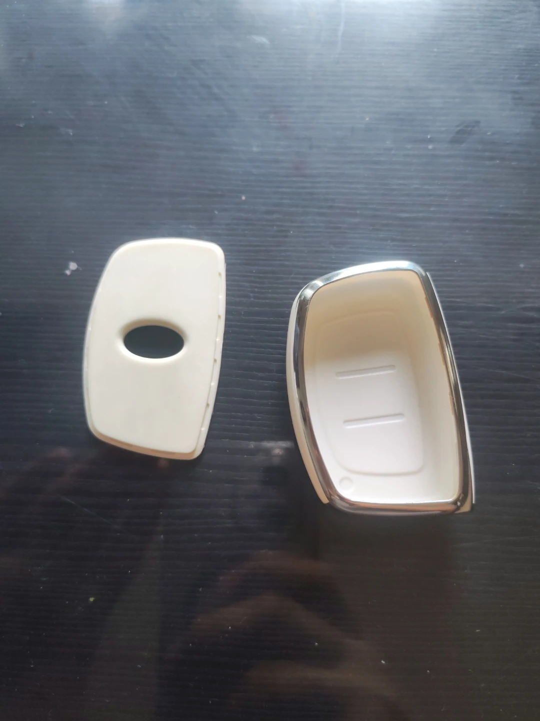 White Key Fob Case with Chrome Trim for hundai - photo 2