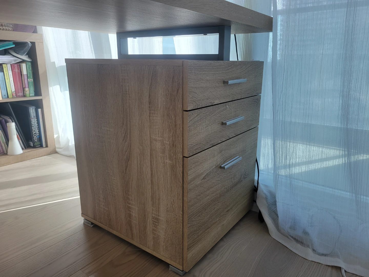 Wooden desk with drawers - photo 5