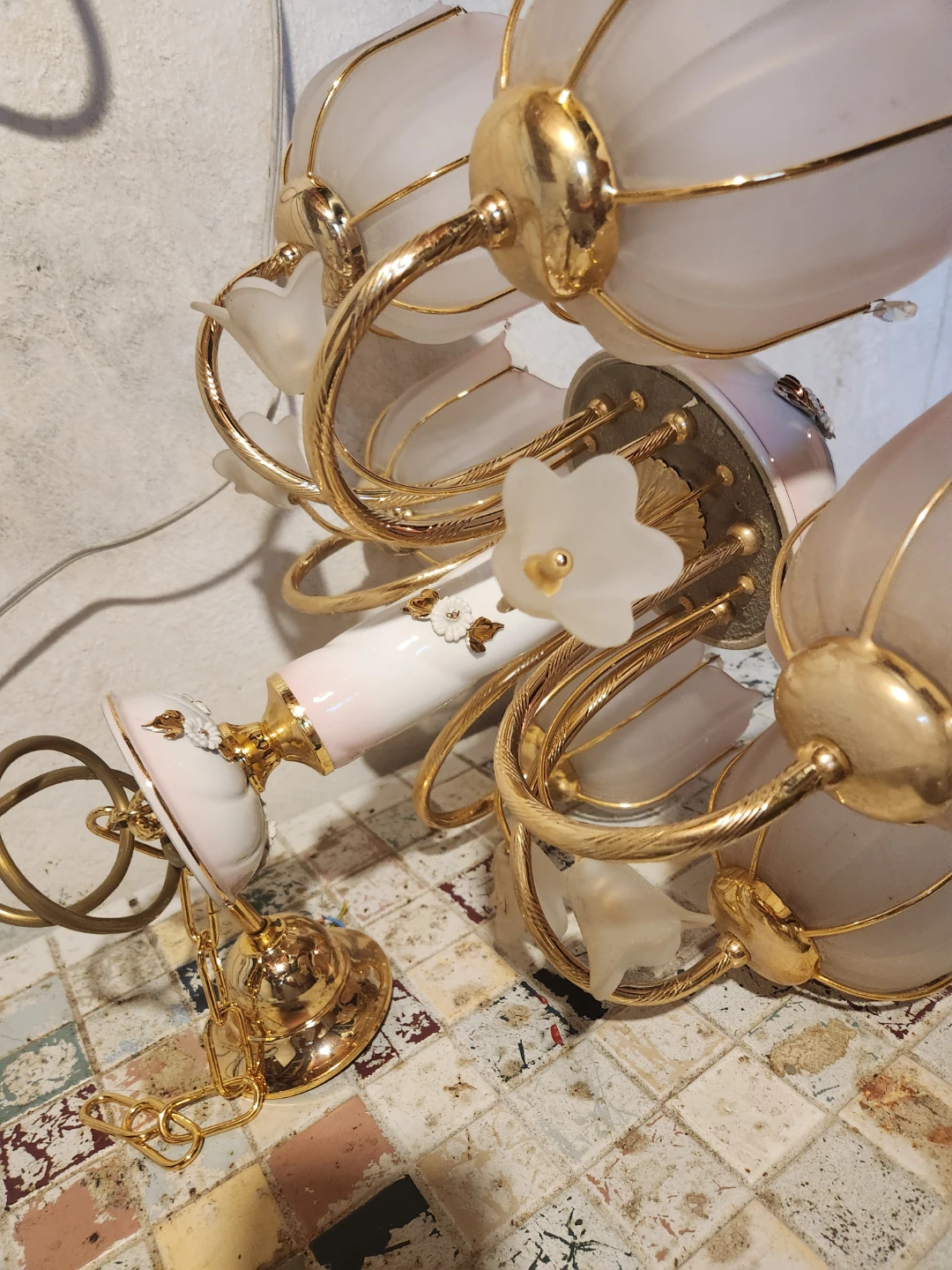 Chandelier with pink glass floral shades and gold accents - photo 4