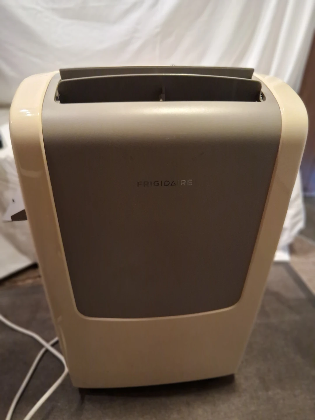 Frigidaire Portable Air Conditioner / Heater - photo 2