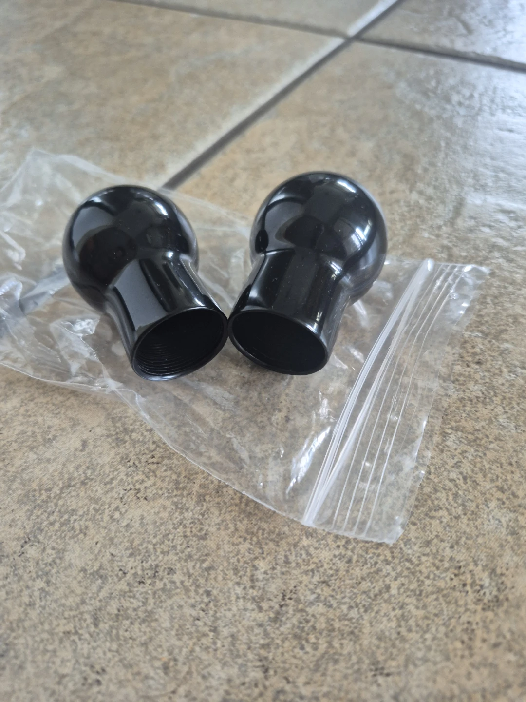 2 Black Round Nip Pump - photo 3