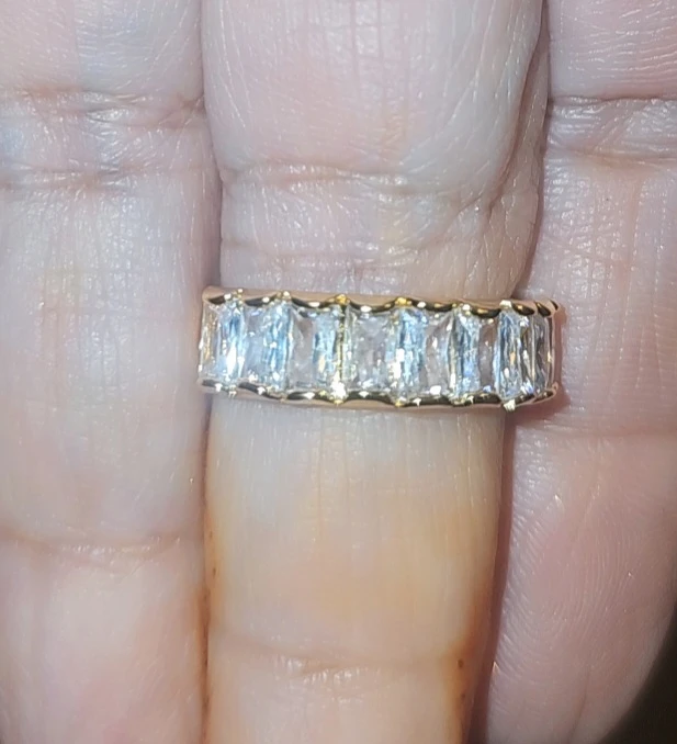 24 katat Gold-plated rings with stones