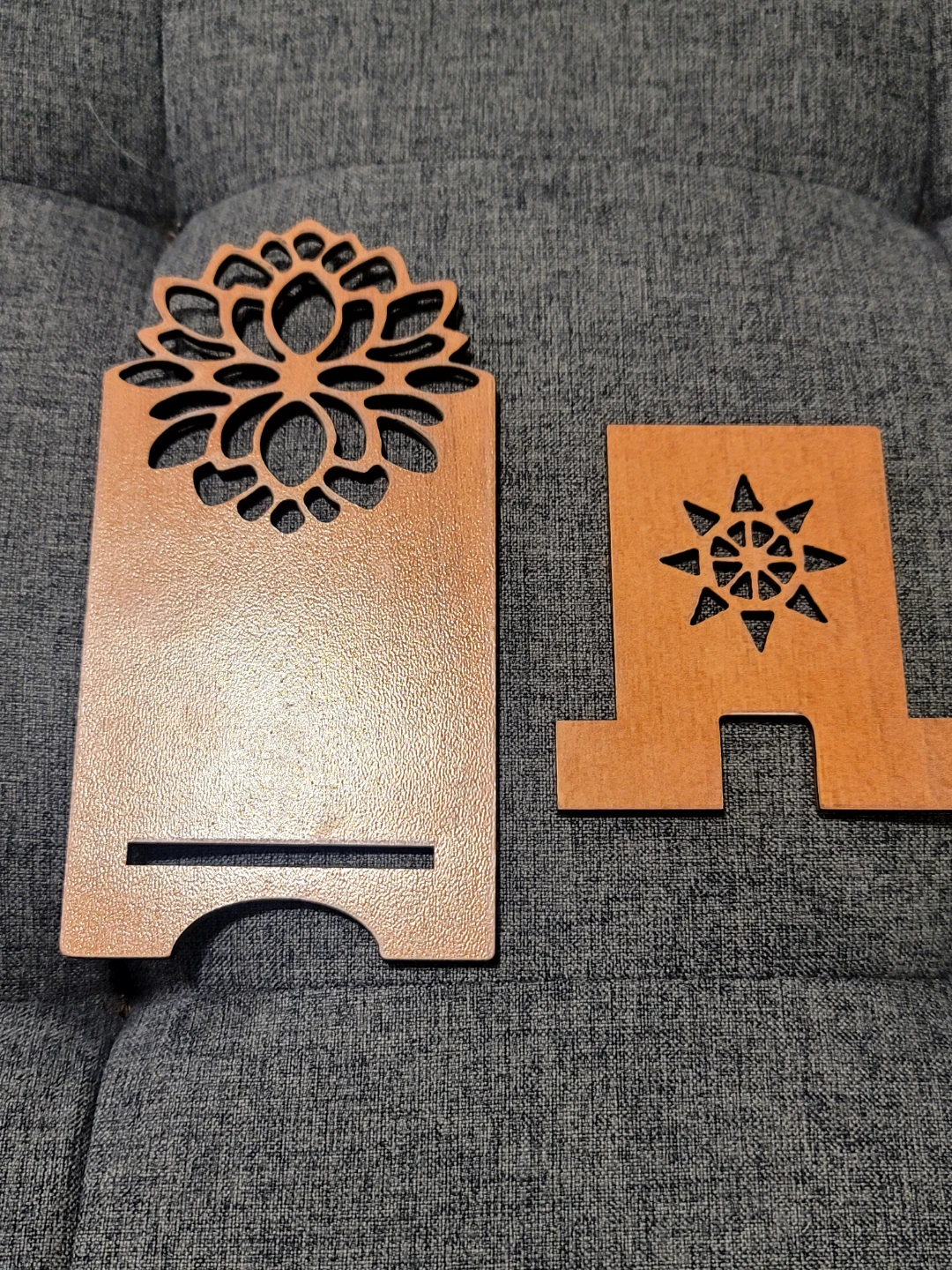Wooden Cell Phone Stand - photo 2