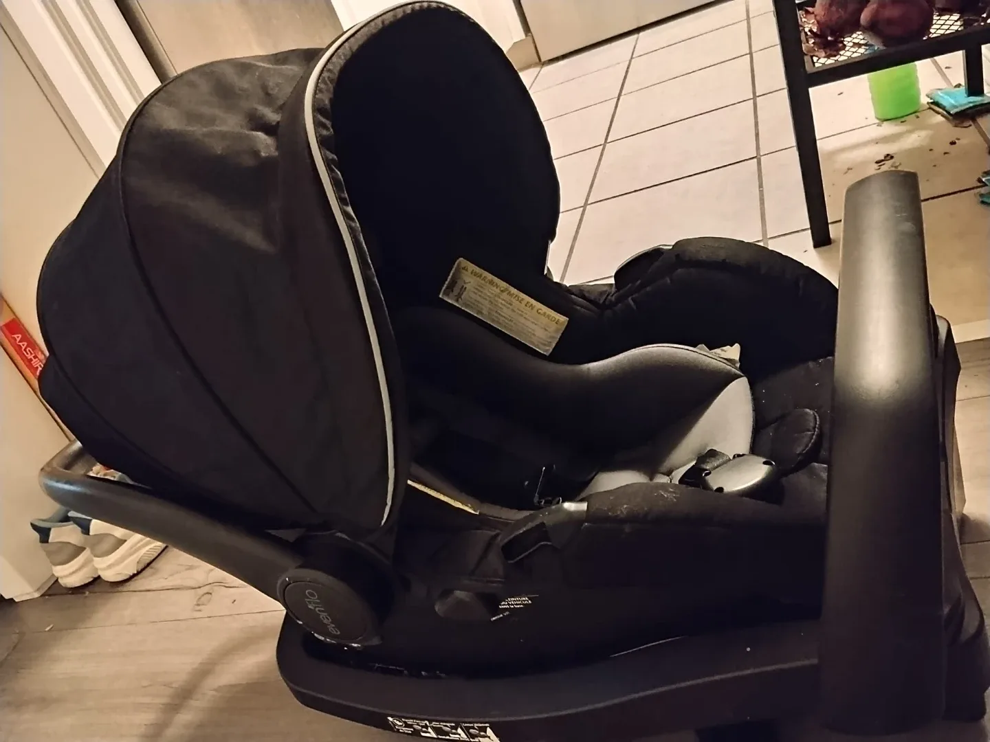 Evenflo Infant Car Seat with Base - photo 3