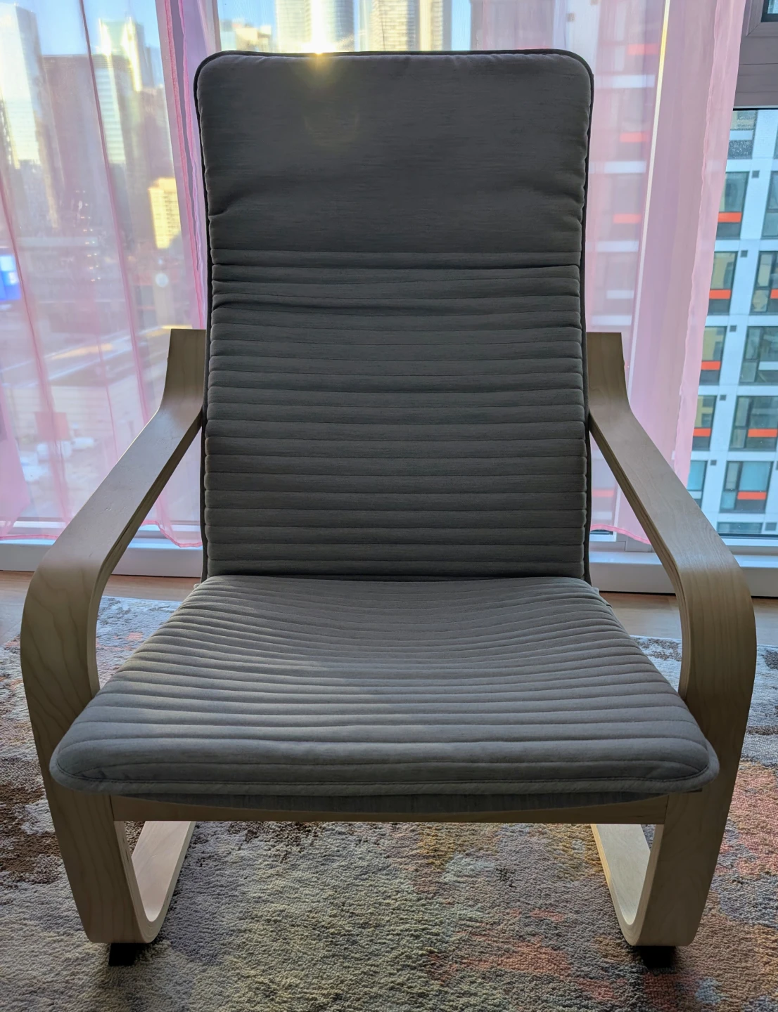 Armchair with light grey cushion - photo 4