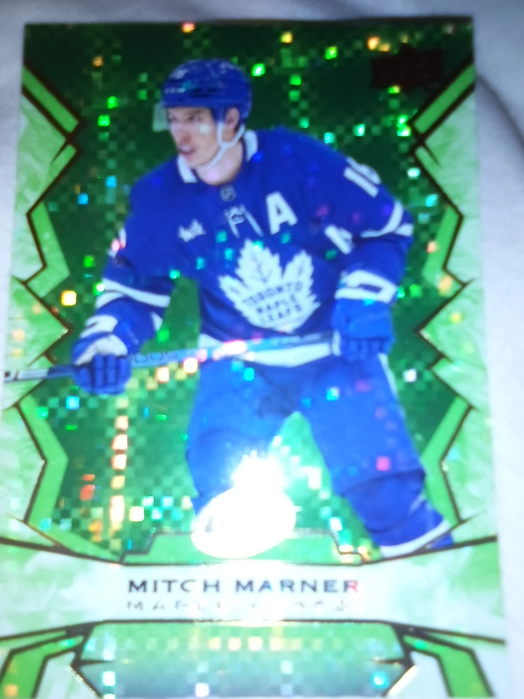 Assorted NHL Hockey Cards - Top Prospects & Players - photo 3