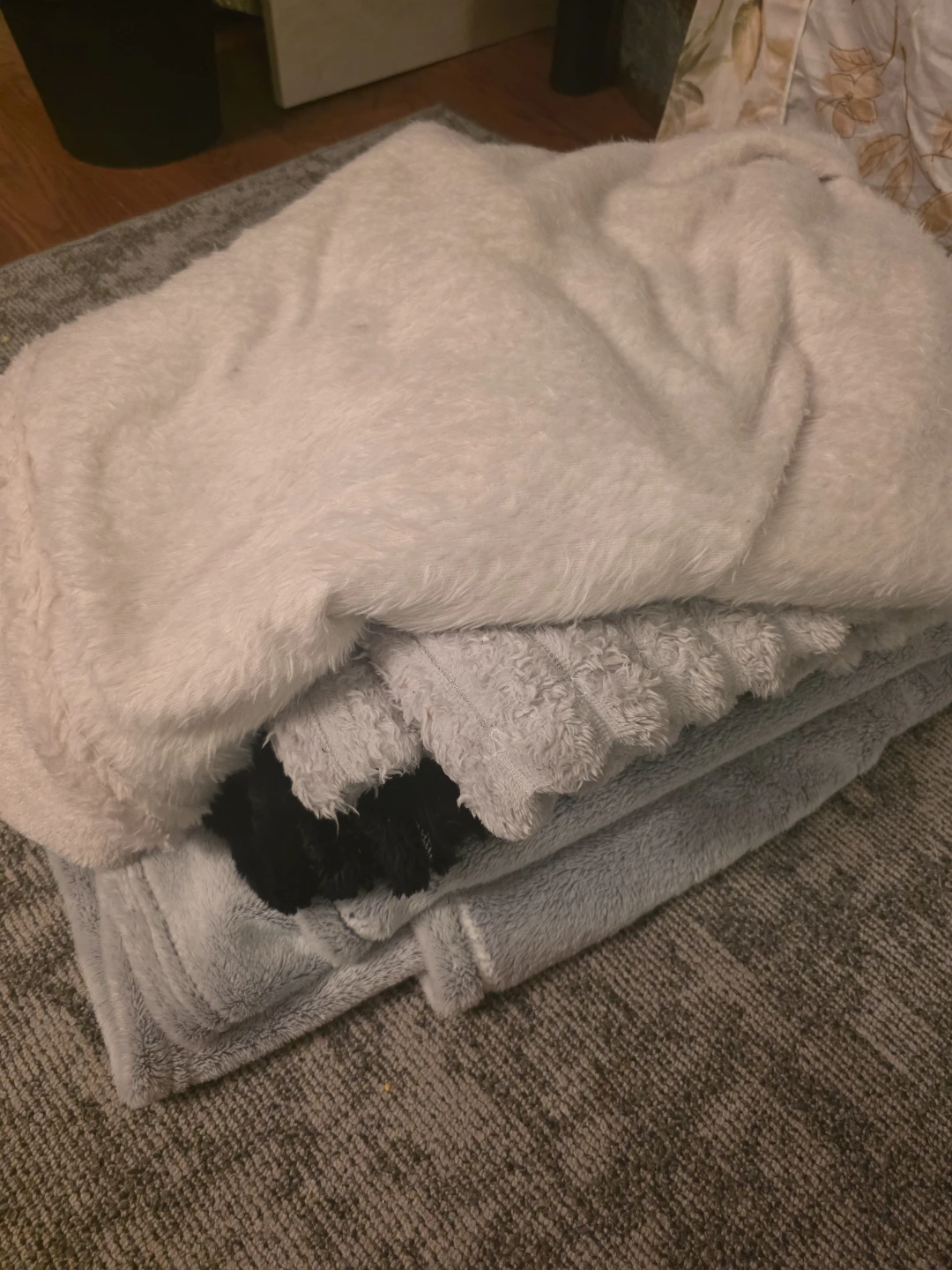 Bundle of Soft Throws - photo 2