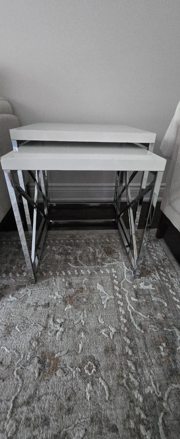 White nesting tables - photo 2