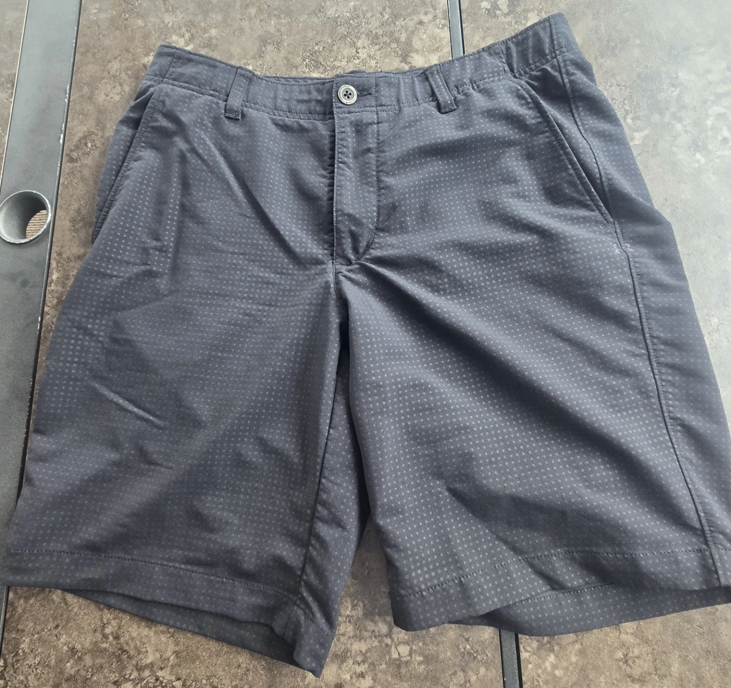 Men's Under Armour Performance Golf Shorts. 34" waist. EUC. 